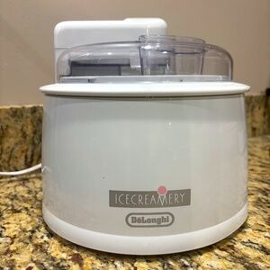 DeLonghi Ice Creamery Electric Ice Cream Maker IC8000 - Used Once Only!